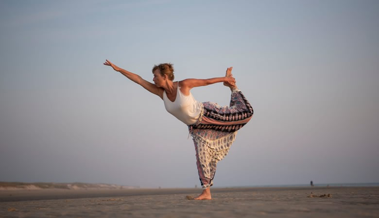 Hatha-Yoga-a-Uccle-yoga-energetique-souplesse-respiration-concentration-1.jpg